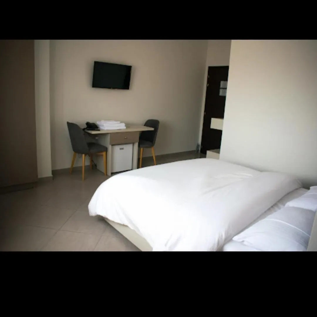 Aulona Hotel Fier 3*,